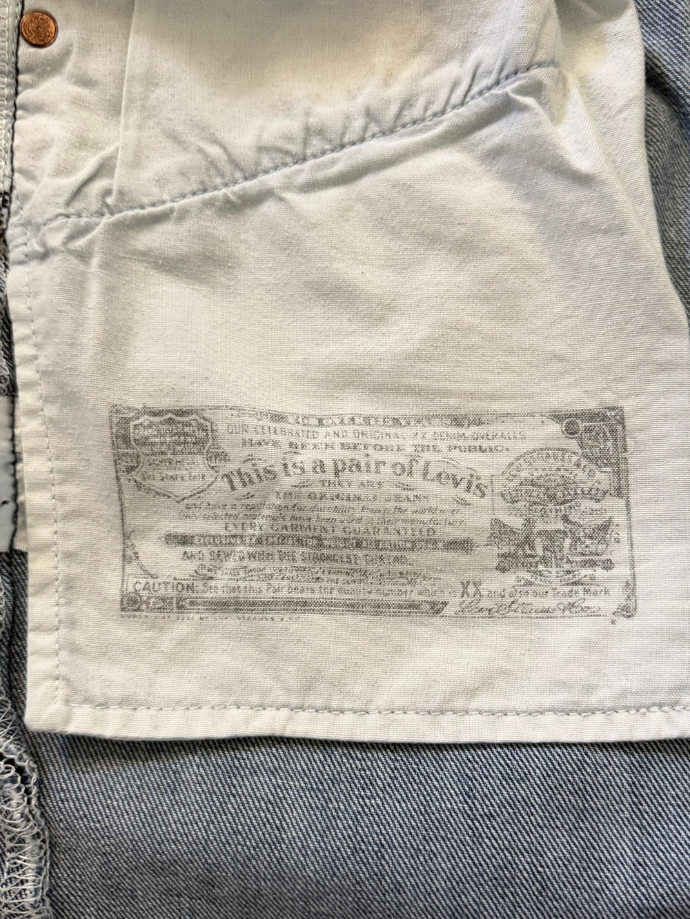 Vintage/Y2K Levi’s 501 Button Fly Straight-Leg Naturally Distressed Jeans - Picture 15 of 16